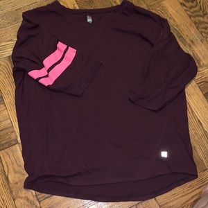 Vs sport t shirt Burgendy